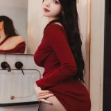 雪晴Astra《红裙黑丝小娇妻》主题写真：65张全套美图，含2个视频