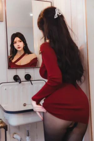 雪晴Astra《红裙黑丝小娇妻》主题写真：65张全套美图，含2个视频