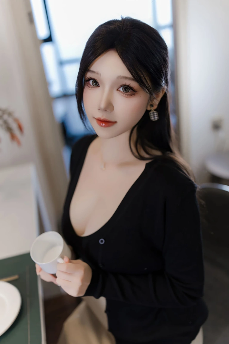 雪晴Astra《邻家姐姐西装半身裙》主题写真：90张全套美图，含3个视频