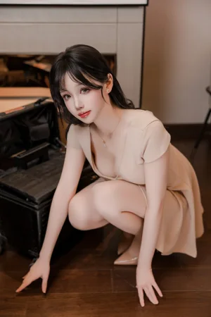 雪晴Astra《洗浴店 杏色工作服A字裙》主题写真：86张全套美图，含1个视频