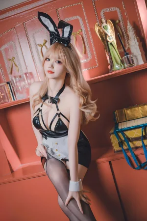 雪晴Astra《金发兔女郎》主题写真：73张全套美图，含1个视频