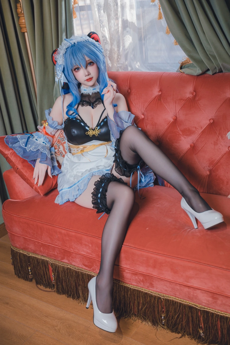 雪晴Astra《甘雨 女仆》主题写真：31张全套美图，含1个视频