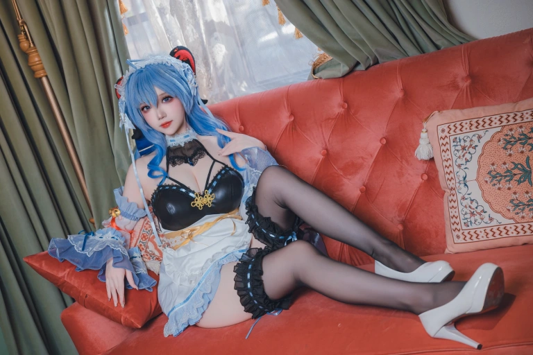 雪晴Astra《甘雨 女仆》主题写真：31张全套美图，含1个视频