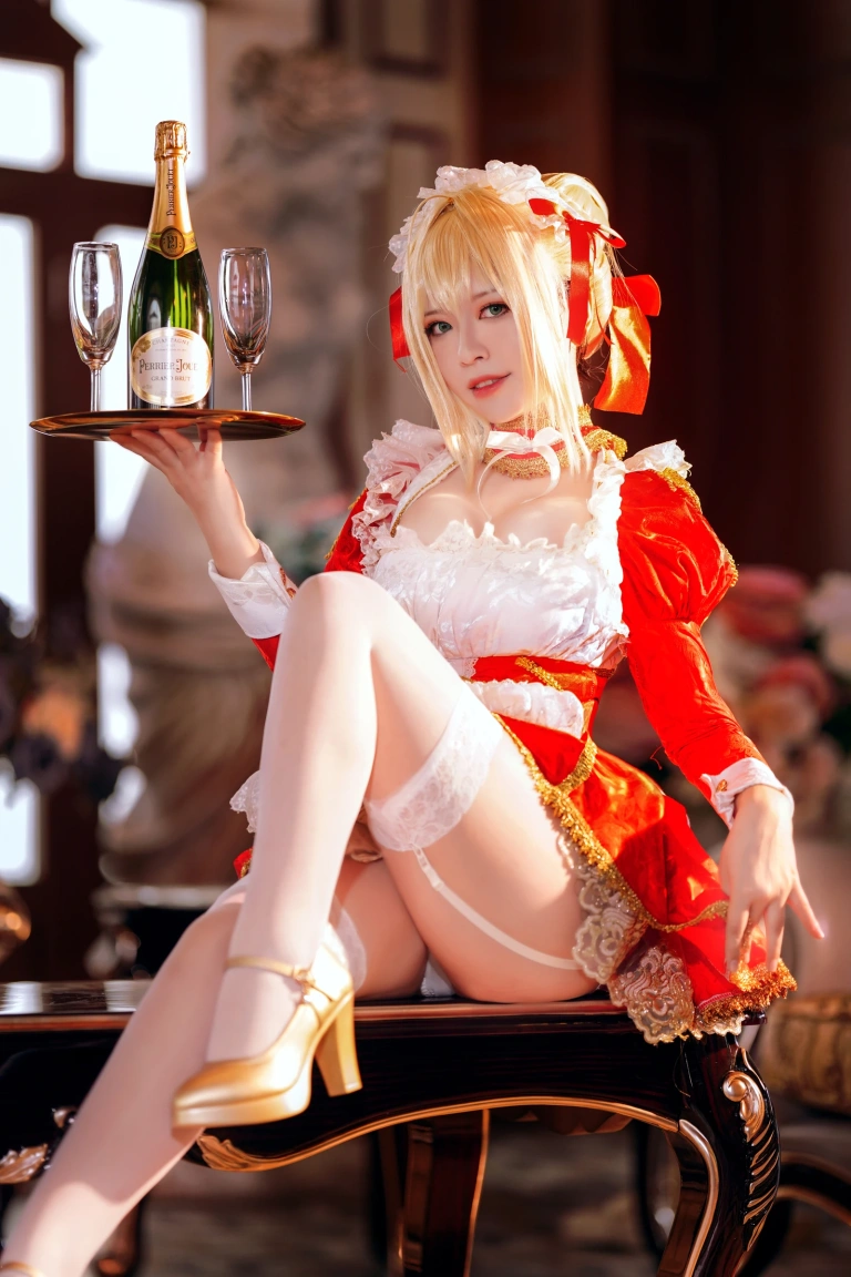 半半子 BANBANKO《Claudius Maid ネロ・クラウディウス》主题写真：43张全套美图