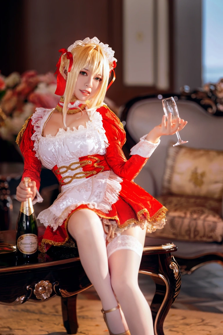半半子 BANBANKO《Claudius Maid ネロ・クラウディウス》主题写真：43张全套美图