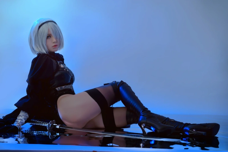半半子 BANBANKO《Nier：2B》主题写真：50张全套美图