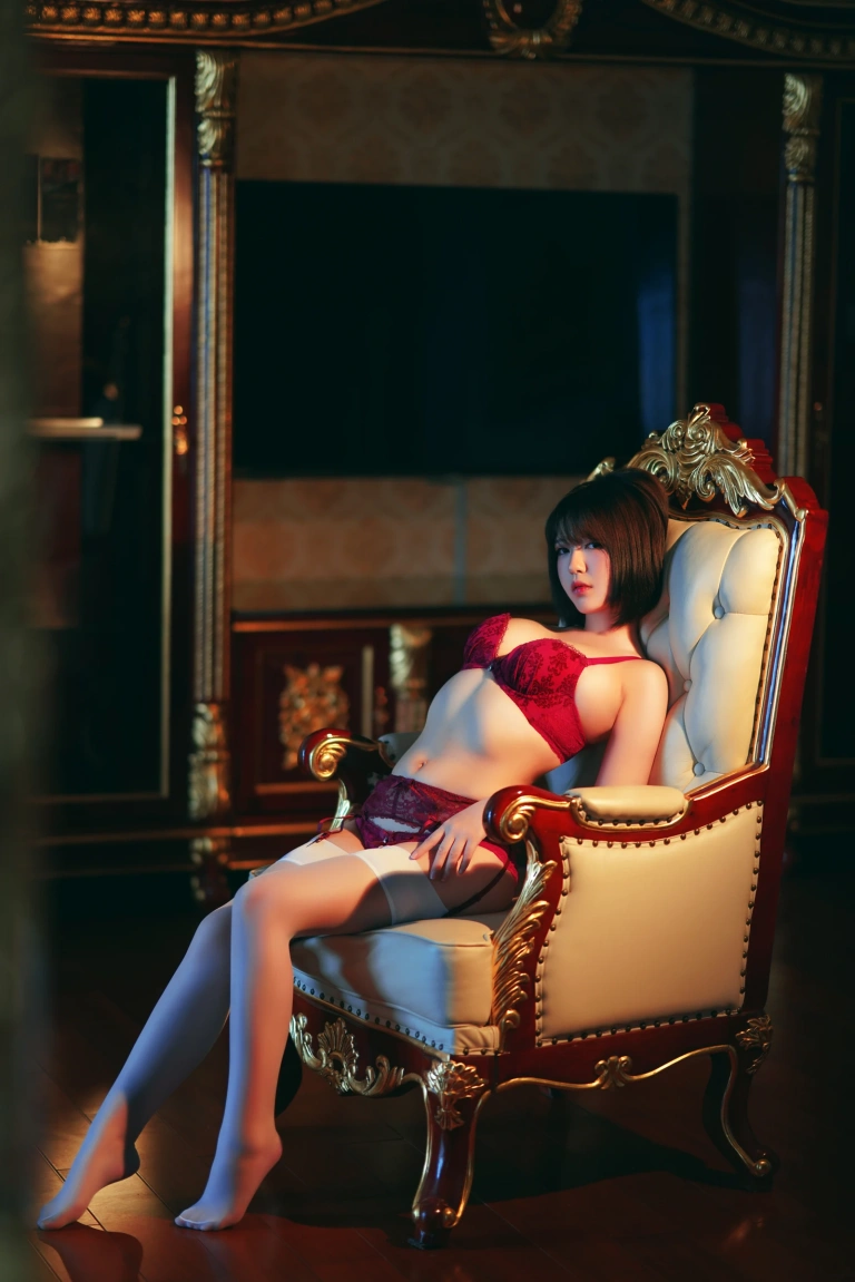 半半子 BANBANKO《赤紅 AKABENI BANBANKO》主题写真：17张全套美图