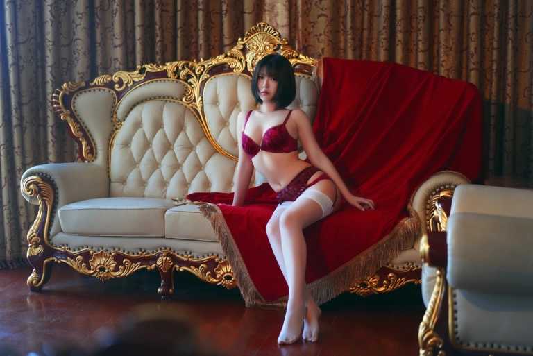 半半子 BANBANKO《赤紅 AKABENI BANBANKO》主题写真：17张全套美图