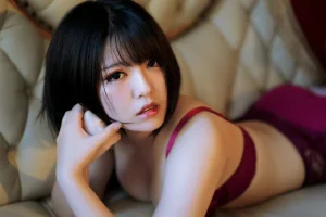 半半子 BANBANKO《赤紅 AKABENI BANBANKO》主题写真：17张全套美图