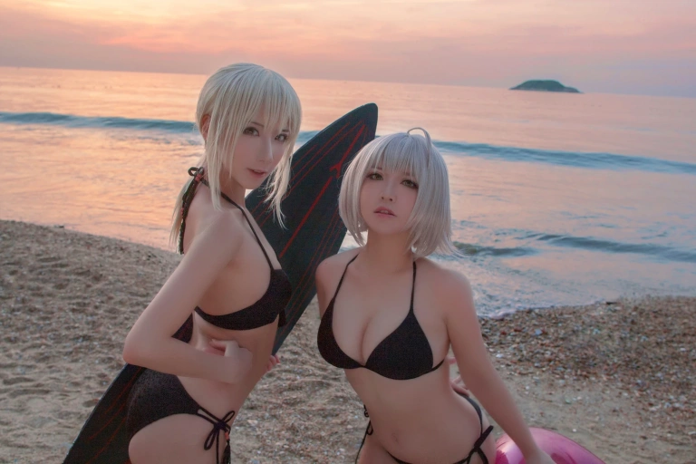 半半子 BANBANKO《黑贞1 海边泳装（&索索sophia）》主题写真：40张全套美图
