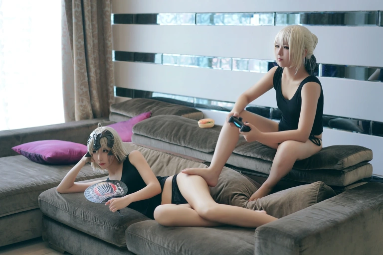 半半子 BANBANKO《黑贞2 家居ps4（&索索sophia）》主题写真：30张全套美图