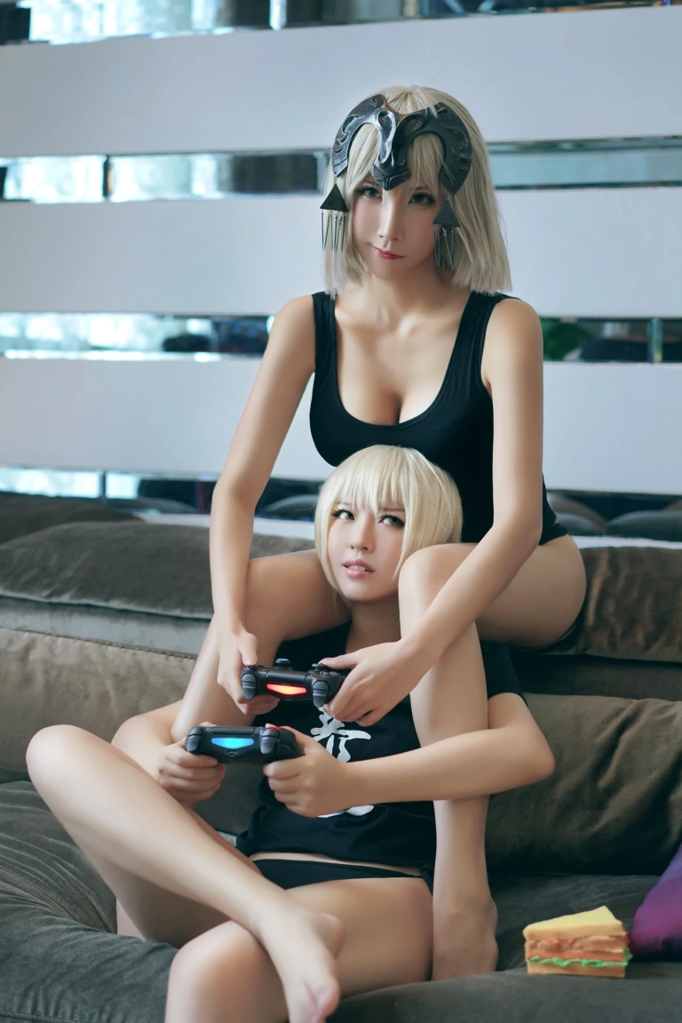 半半子 BANBANKO《黑贞2 家居ps4（&索索sophia）》主题写真：30张全套美图