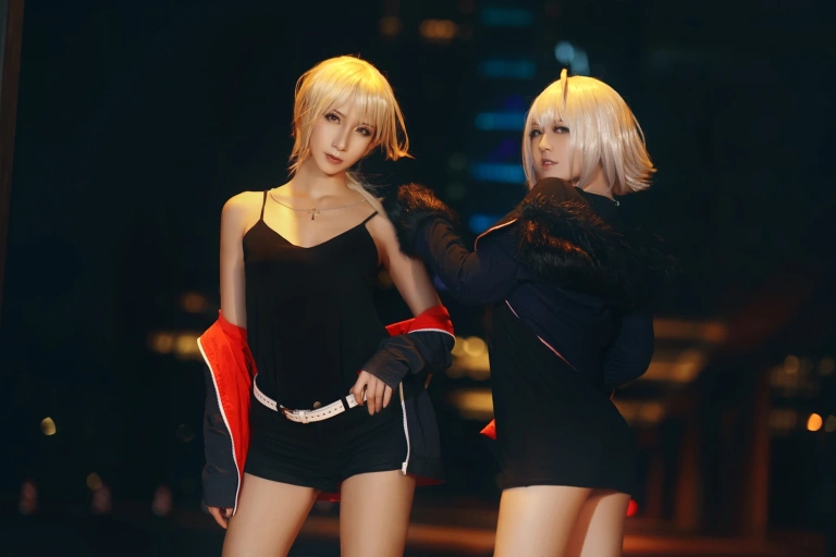 半半子 BANBANKO《黑贞4（&索索sophia）》主题写真：34张全套美图