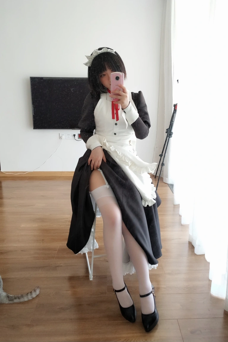 半半子 BANBANKO《嫌パン MAID BANBANKO 女仆》主题写真：60张全套美图，含2个视频
