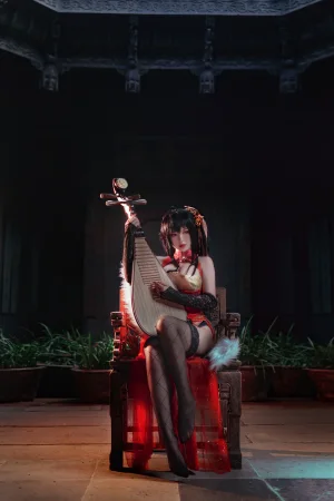 半半子 BANBANKO《大凤旗袍》主题写真：40张全套美图
