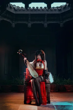 半半子 BANBANKO《大凤旗袍》主题写真：40张全套美图