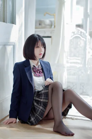 半半子 BANBANKO《彼女の制服姿が好き》主题写真：54张全套美图