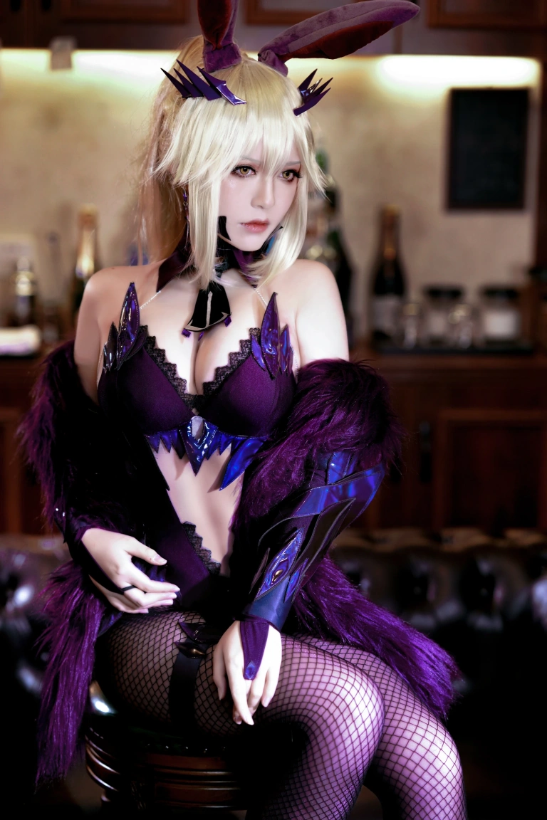 半半子 BANBANKO《LancerAlter Bunny》主题写真：40张全套美图