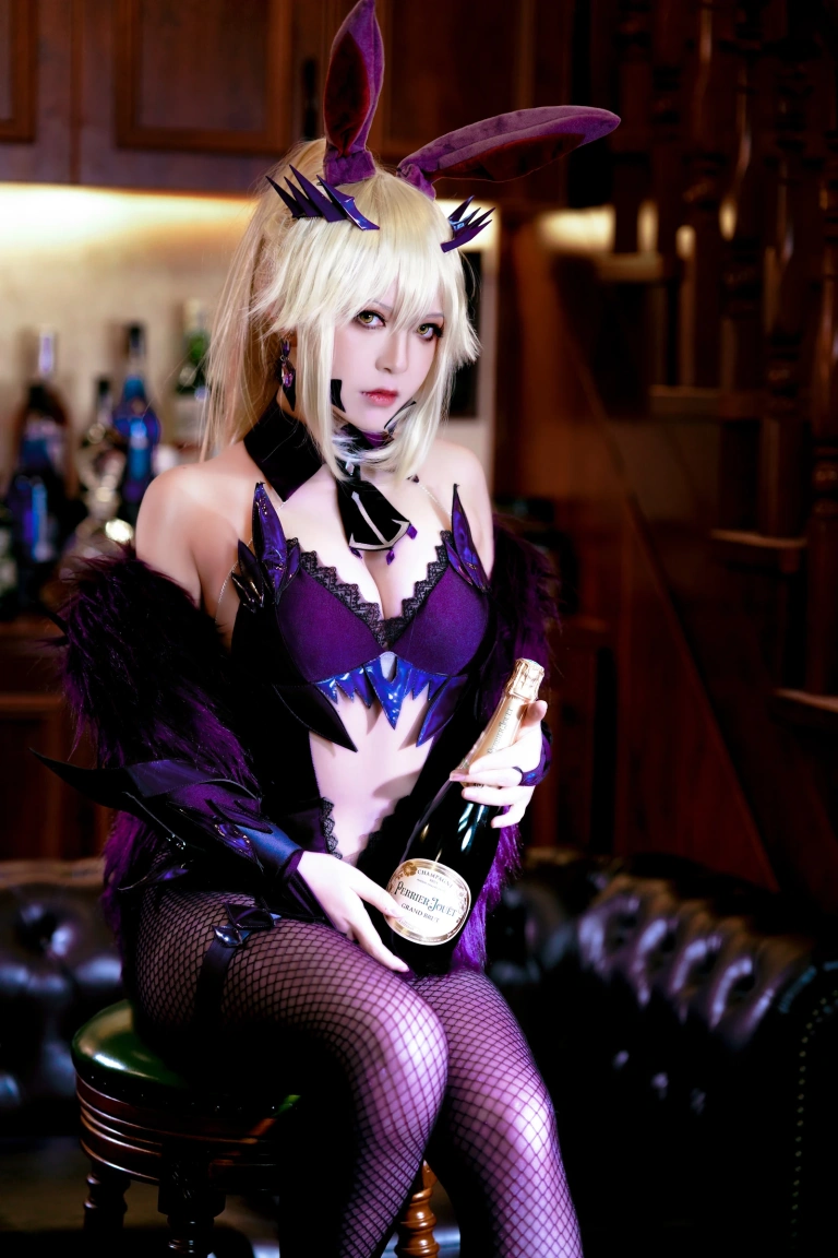 半半子 BANBANKO《LancerAlter Bunny》主题写真：40张全套美图