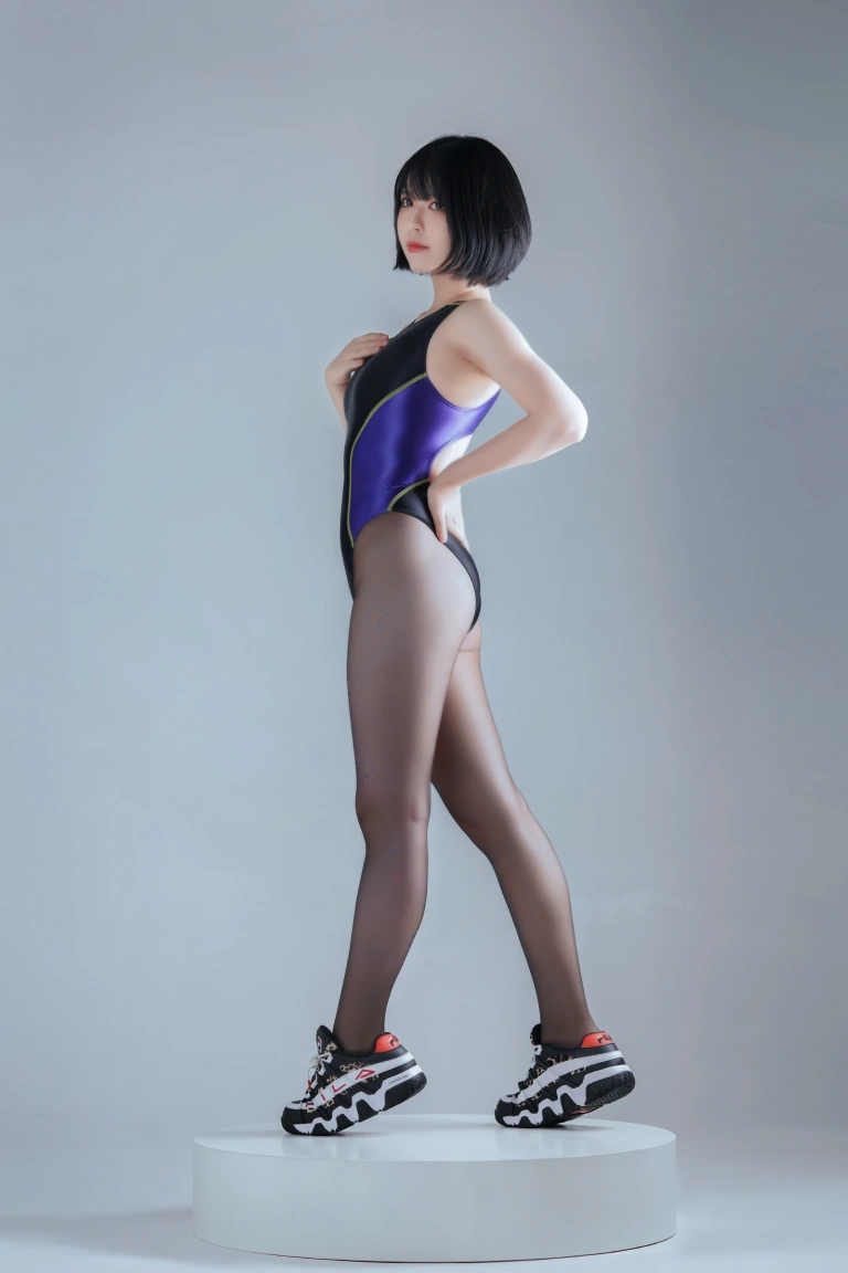 半半子 BANBANKO《竞泳》主题写真：36张全套美图