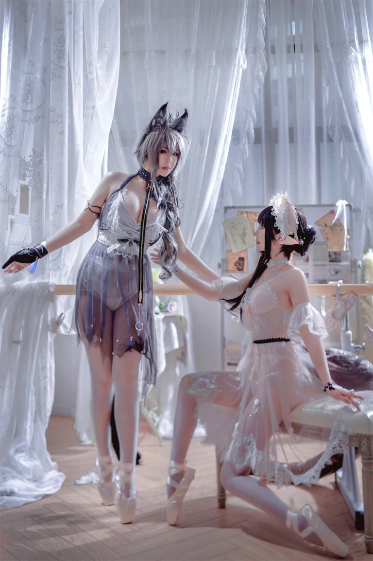 半半子 BANBANKO《Arknights 黑x森蚺バレエ（&面饼仙儿）》主题写真：56张全套美图