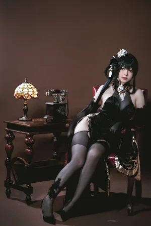 半半子 BANBANKO《镇海 奇响华殿》主题写真：38张全套美图