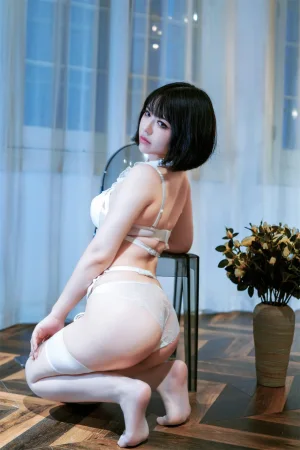 半半子 BANBANKO《純白》主题写真：45张全套美图，含1个视频