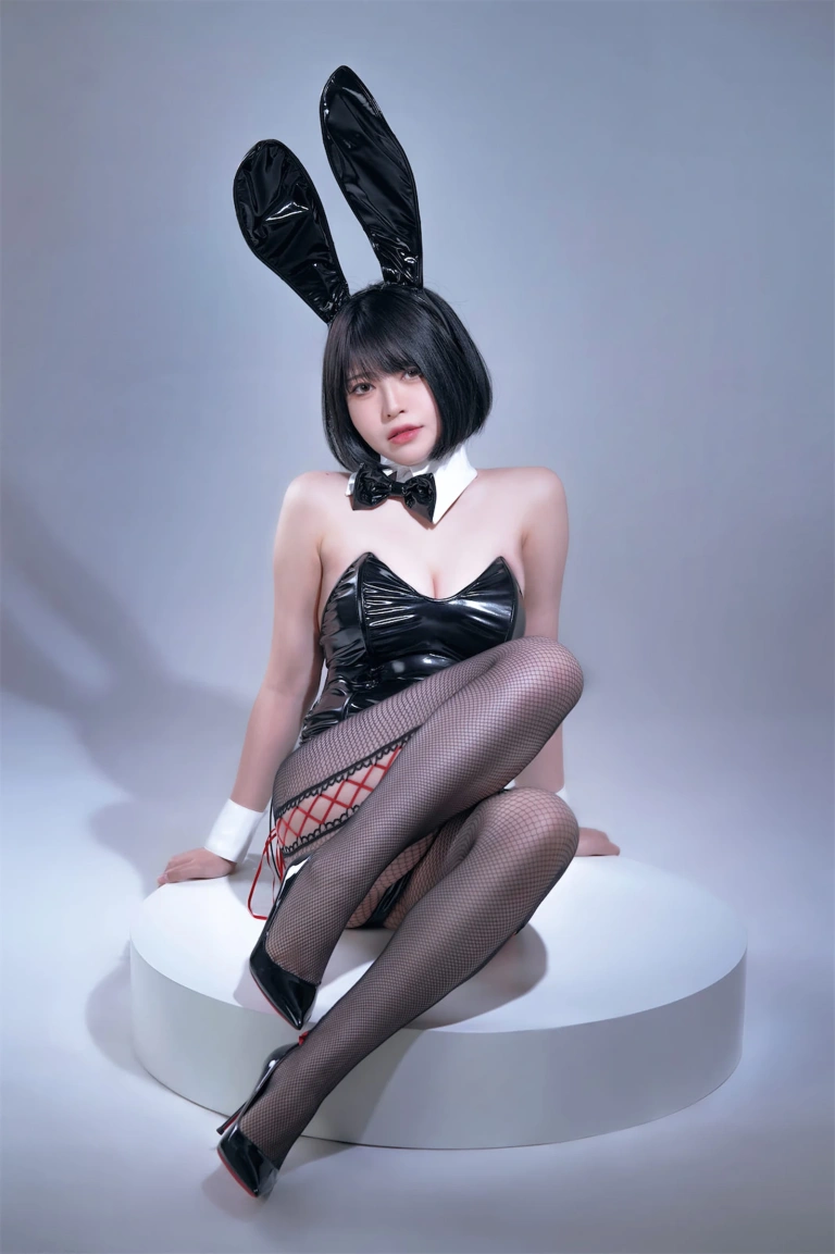 半半子 BANBANKO《Bunny Vol.02》主题写真：75张全套美图