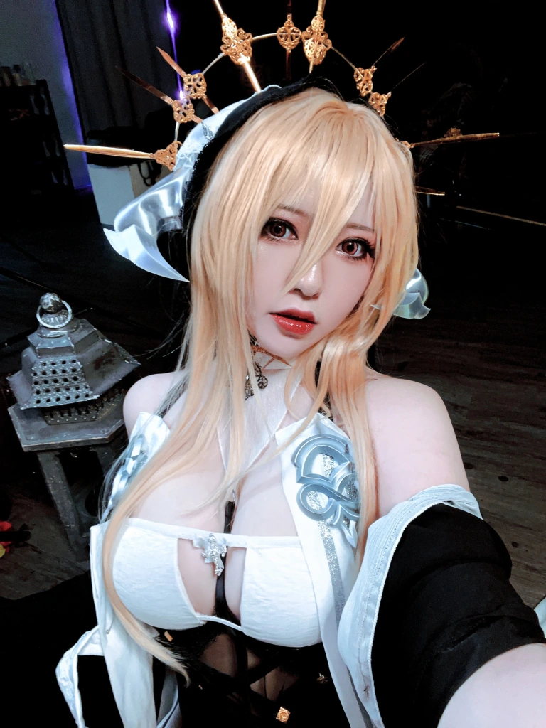 半半子 BANBANKO《インプラカブル 修道女》主题写真：55张全套美图，含5个视频
