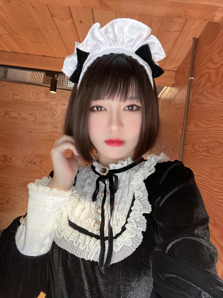 半半子 BANBANKO《メイド姉妹（&面饼仙儿）》主题写真：74张全套美图