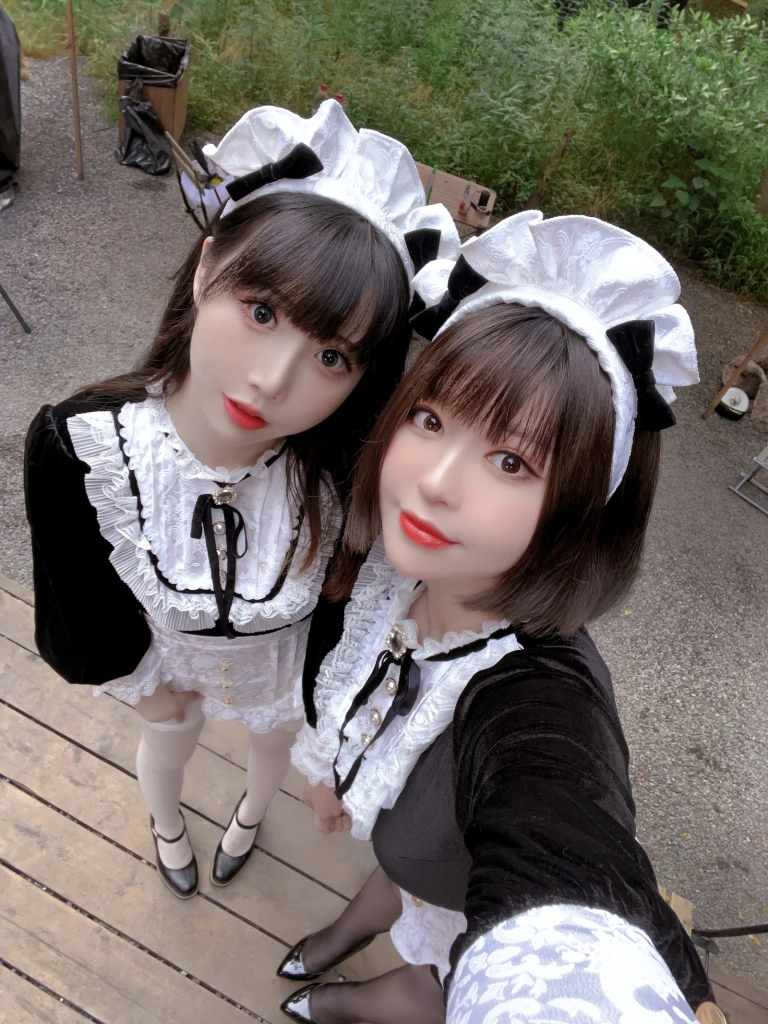 半半子 BANBANKO《メイド姉妹（&面饼仙儿）》主题写真：74张全套美图