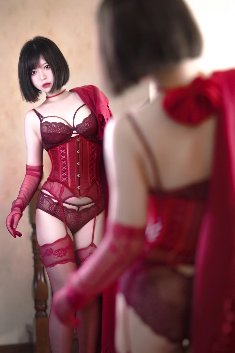 半半子 BANBANKO《RED 赤紅 Vol.03》主题写真：57张全套美图