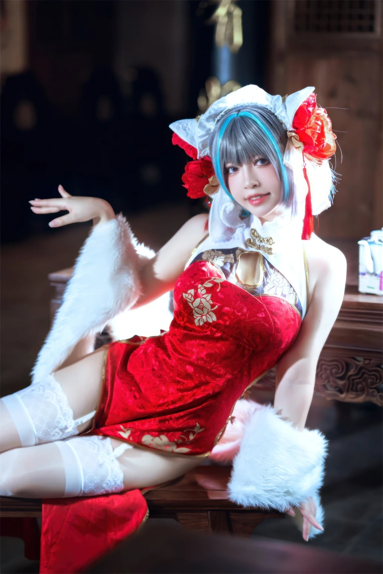 半半子 BANBANKO《柴郡中华娘旗袍》主题写真：45张全套美图，含2个视频