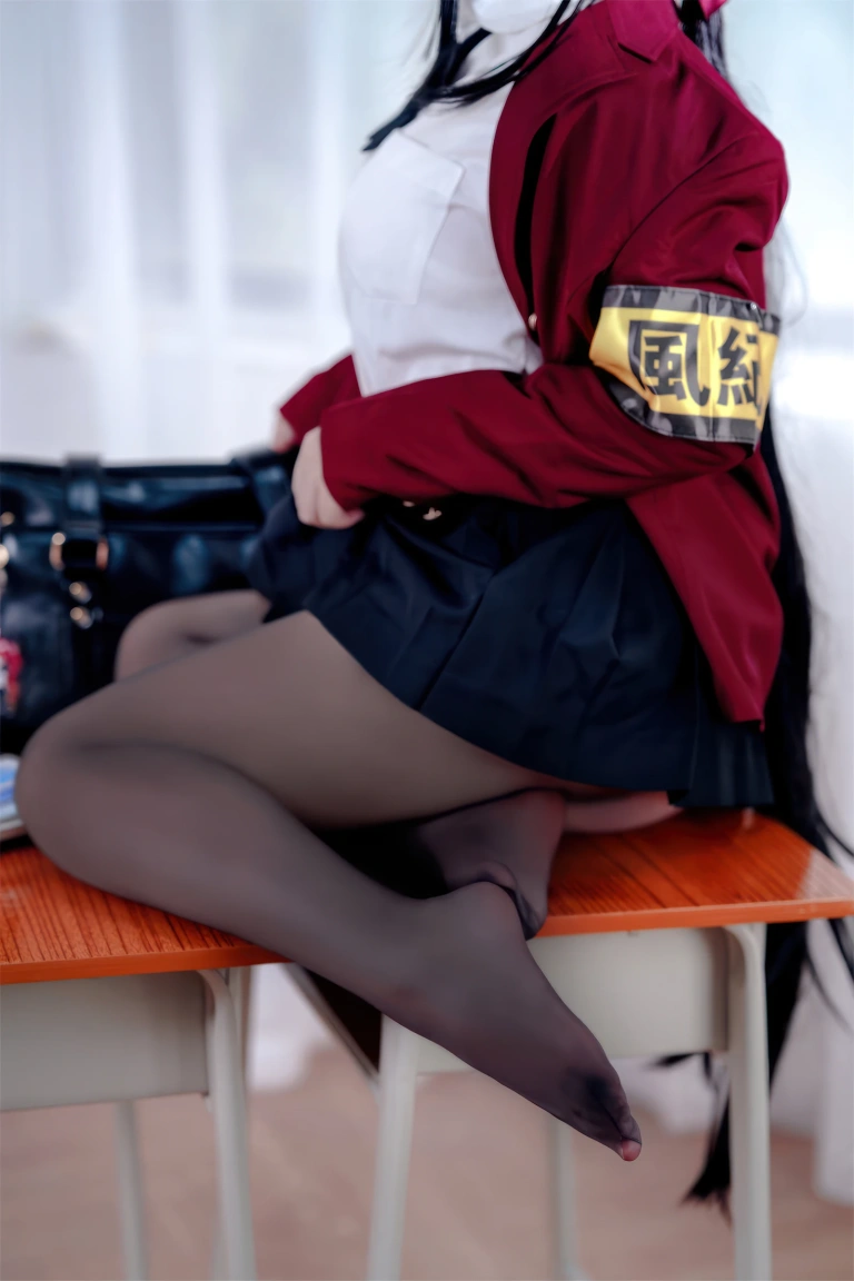 半半子 BANBANKO《大凤 风纪委员》主题写真：55张全套美图，含3个视频