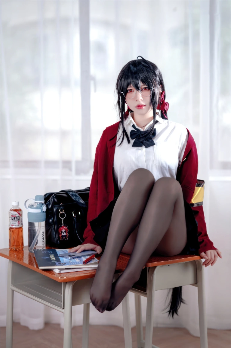 半半子 BANBANKO《大凤 风纪委员》主题写真：55张全套美图，含3个视频