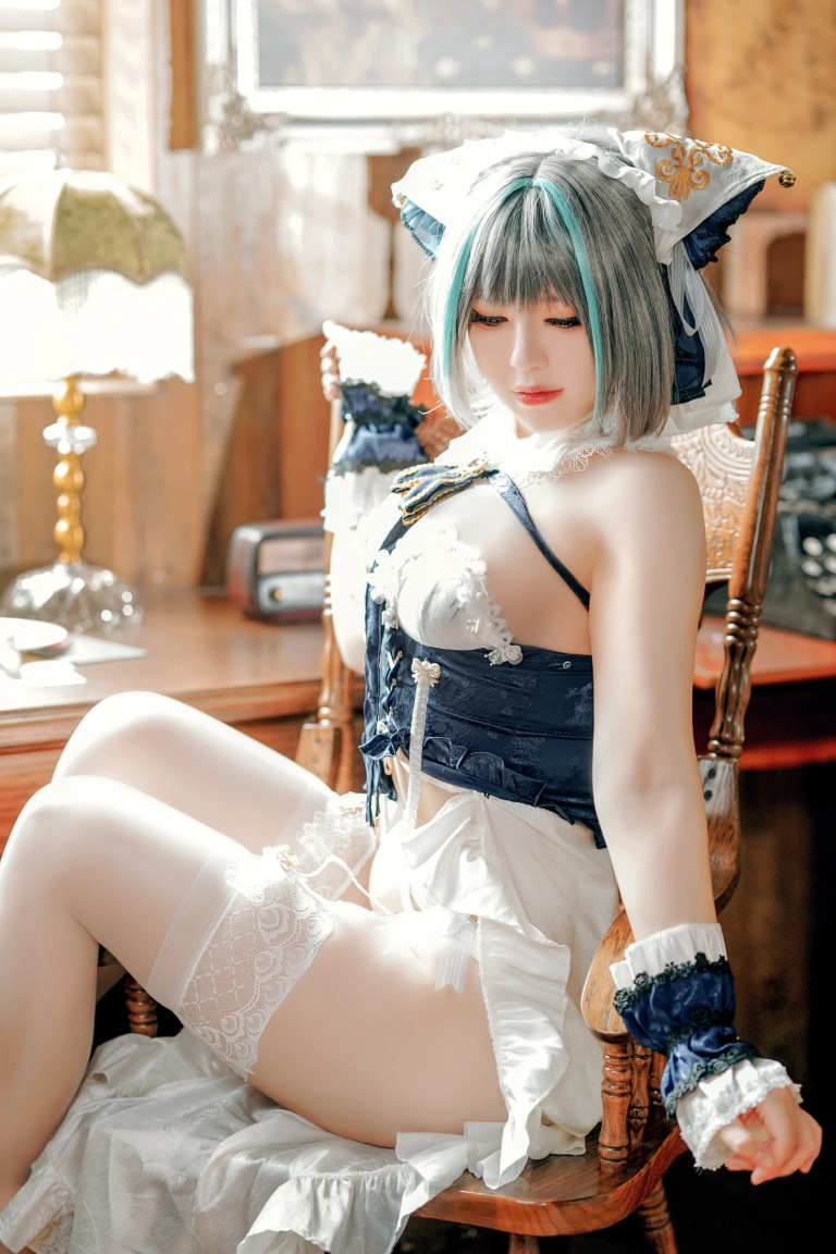 半半子 BANBANKO《チェシャー 抱き枕》主题写真：56张全套美图