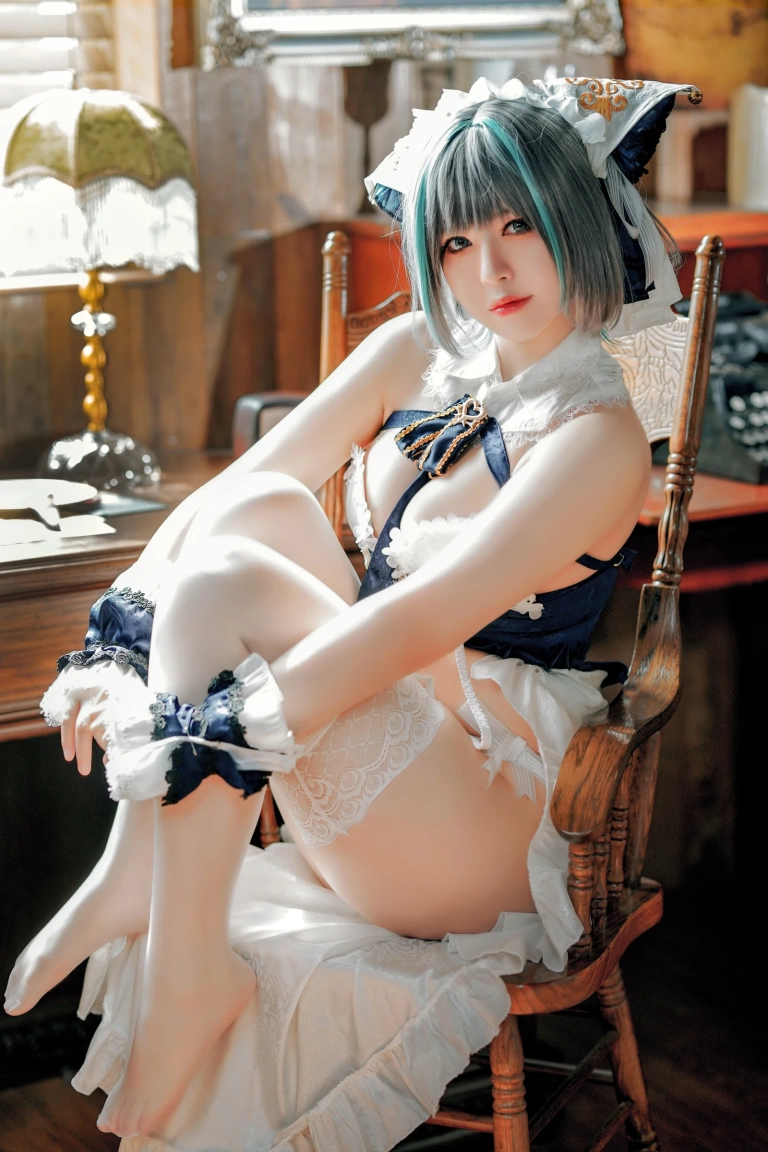 半半子 BANBANKO《チェシャー 抱き枕》主题写真：56张全套美图