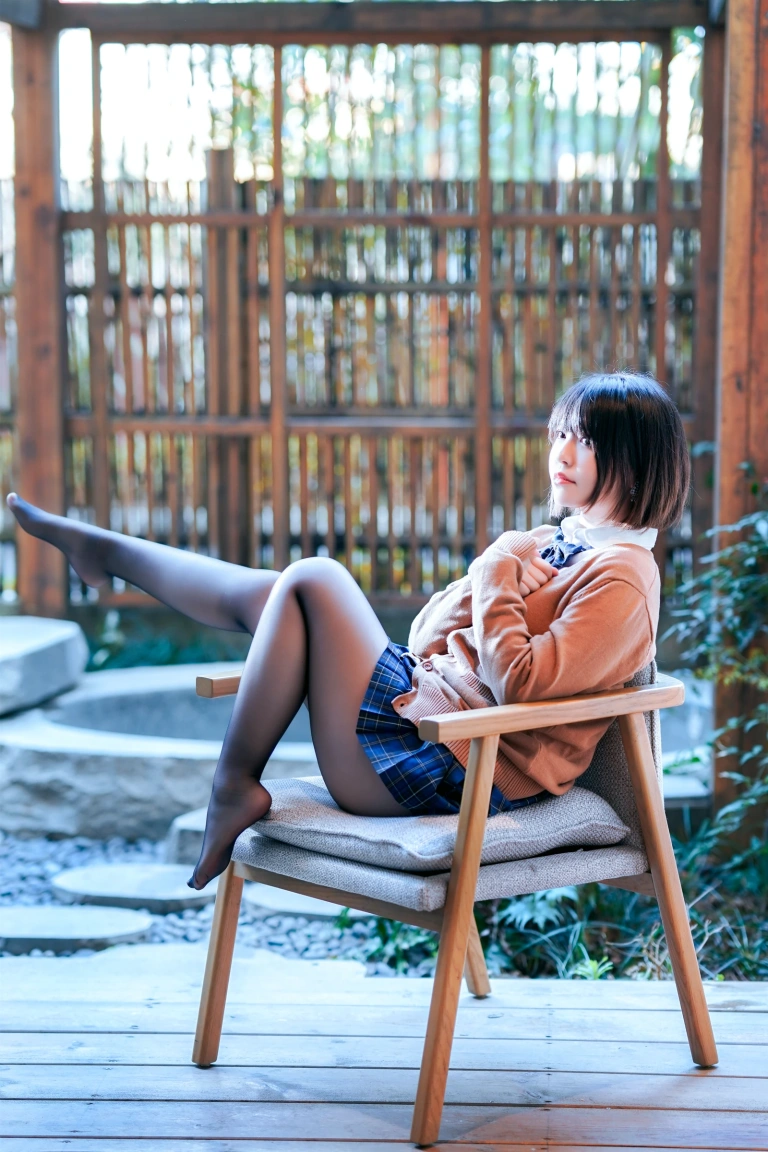 半半子 BANBANKO《彼女の制服 Vol.02》主题写真：58张全套美图