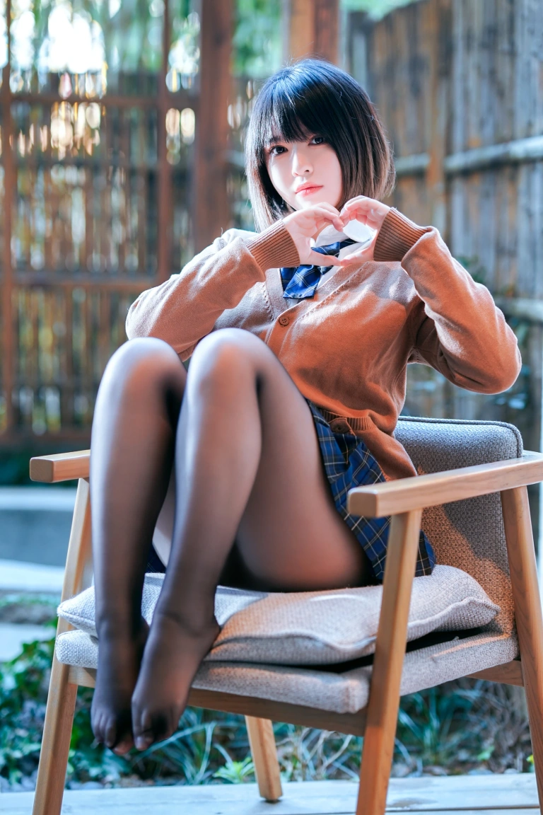 半半子 BANBANKO《彼女の制服 Vol.02》主题写真：58张全套美图
