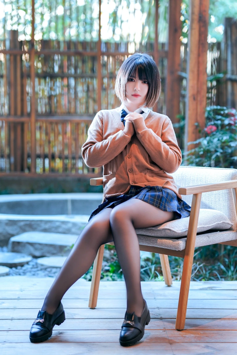 半半子 BANBANKO《彼女の制服 Vol.02》主题写真：58张全套美图