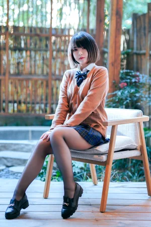 半半子 BANBANKO《彼女の制服 Vol.02》主题写真：58张全套美图