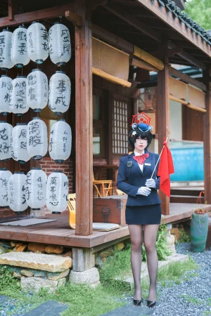 半半子 BANBANKO《导游椿》主题写真：86张全套美图，含6个视频