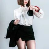 半半子 BANBANKO《OL自撮》主题写真：28张全套美图，含2个视频