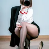 半半子 BANBANKO《OL自撮》主题写真：28张全套美图，含2个视频