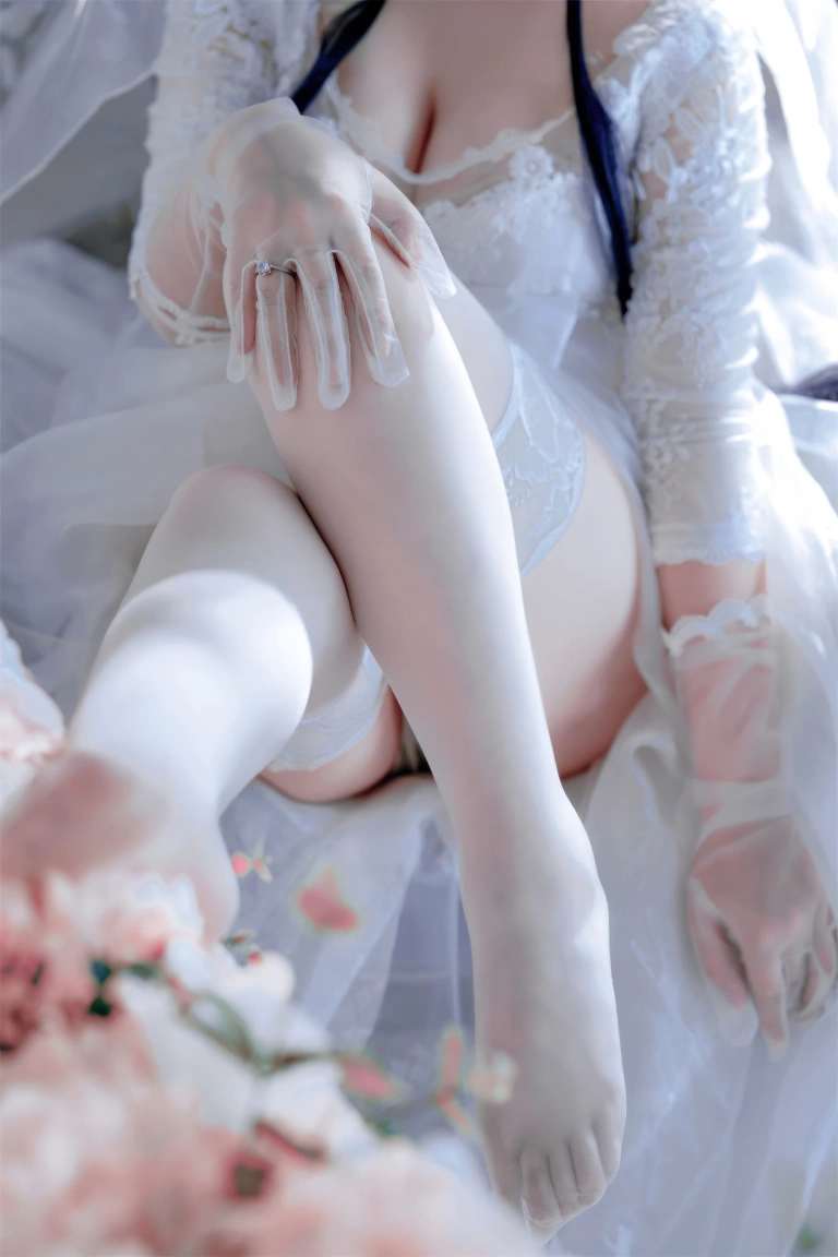 半半子 BANBANKO《吾妻花嫁》主题写真：52张全套美图，含3个视频