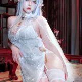 半半子 BANBANKO《阿尔比恩旗袍》主题写真：47张全套美图，含3个视频