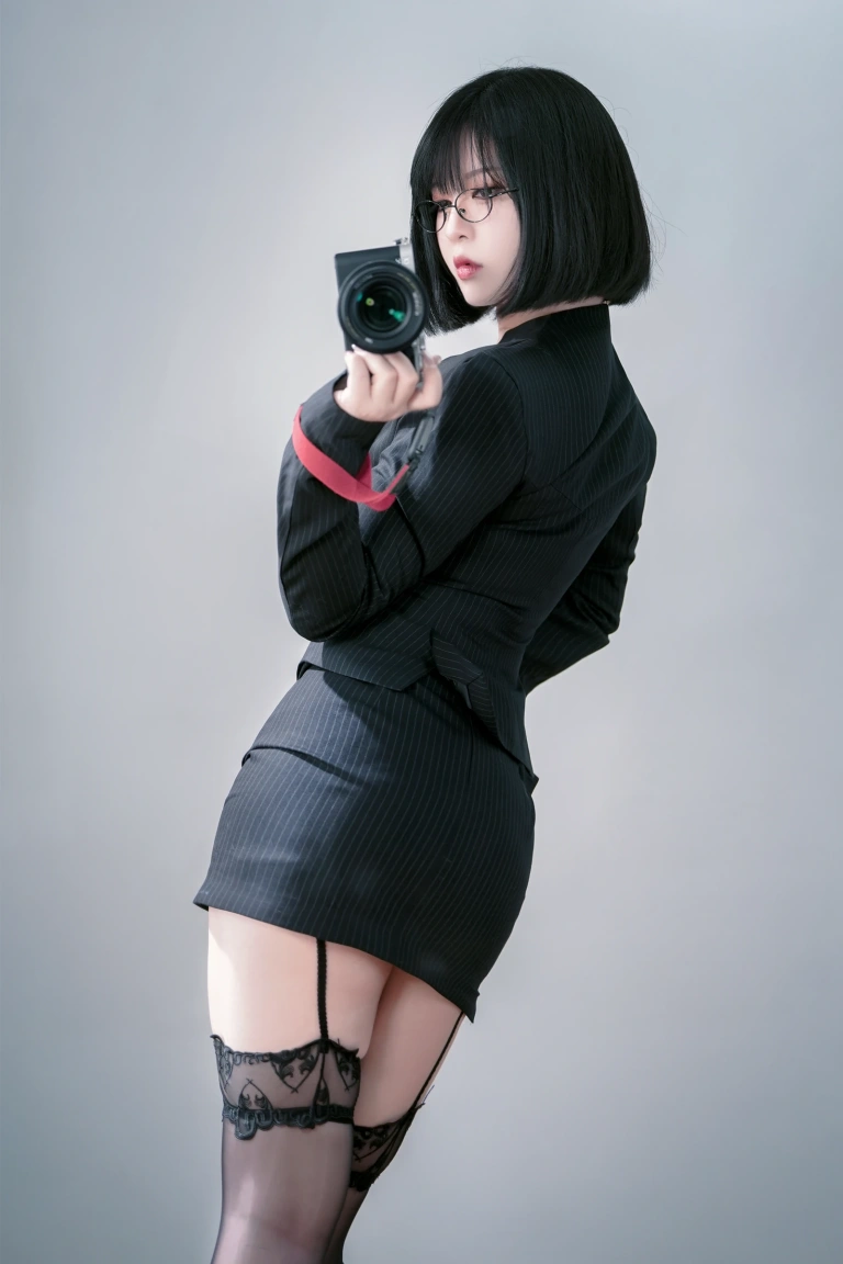 半半子 BANBANKO《OL上司様vol.02》主题写真：42张全套美图，含5个视频