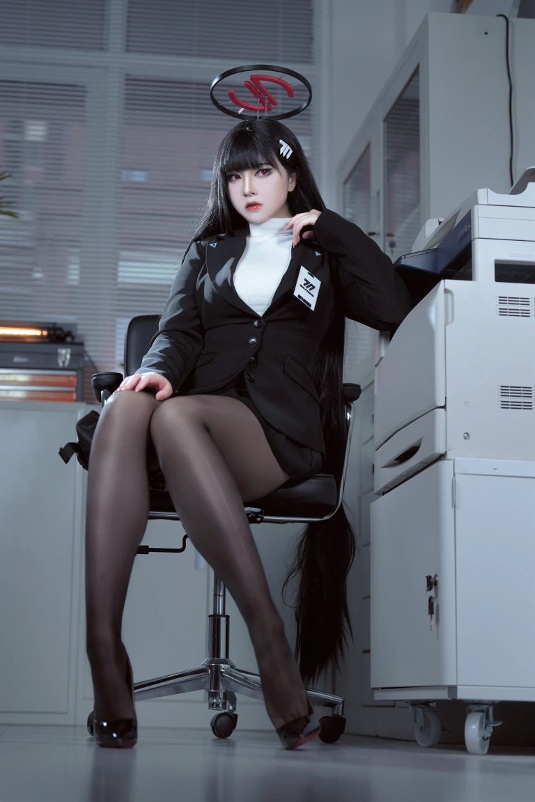 半半子 BANBANKO《蔚蓝档案 调月莉音OL》主题写真：60张全套美图，含8个视频
