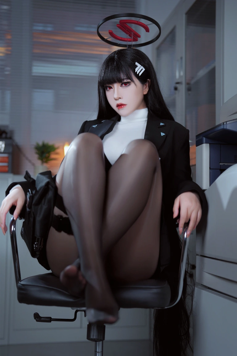 半半子 BANBANKO《蔚蓝档案 调月莉音OL》主题写真：60张全套美图，含8个视频