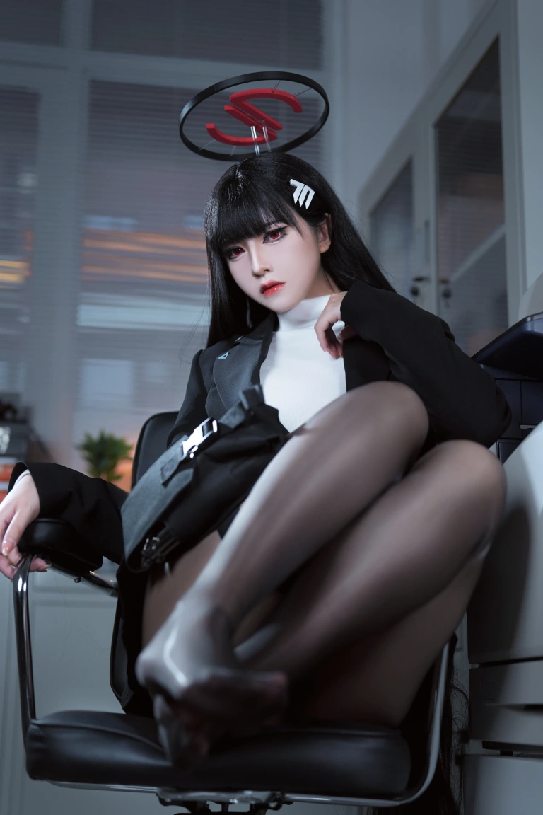 半半子 BANBANKO《蔚蓝档案 调月莉音OL》主题写真：60张全套美图，含8个视频